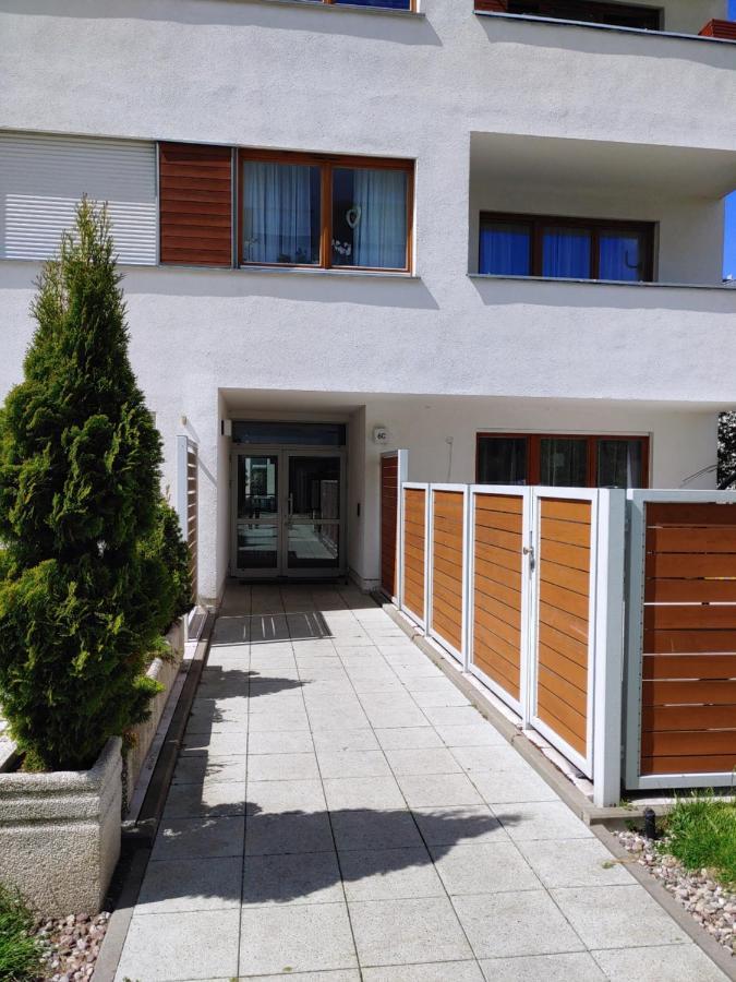 Swinoujscie Platan Patio 6 - Berry Apartments Exterior foto
