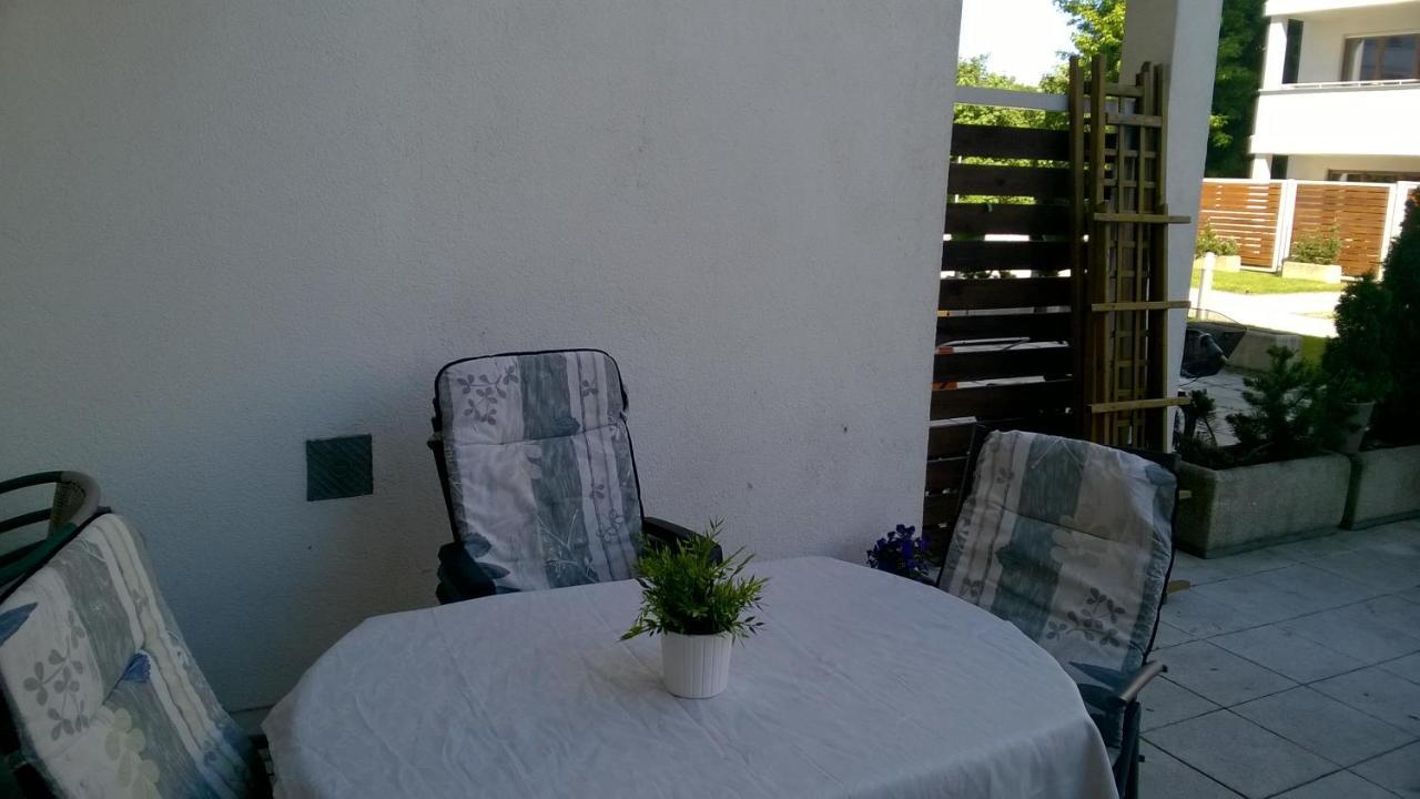 Swinoujscie Platan Patio 6 - Berry Apartments Exterior foto